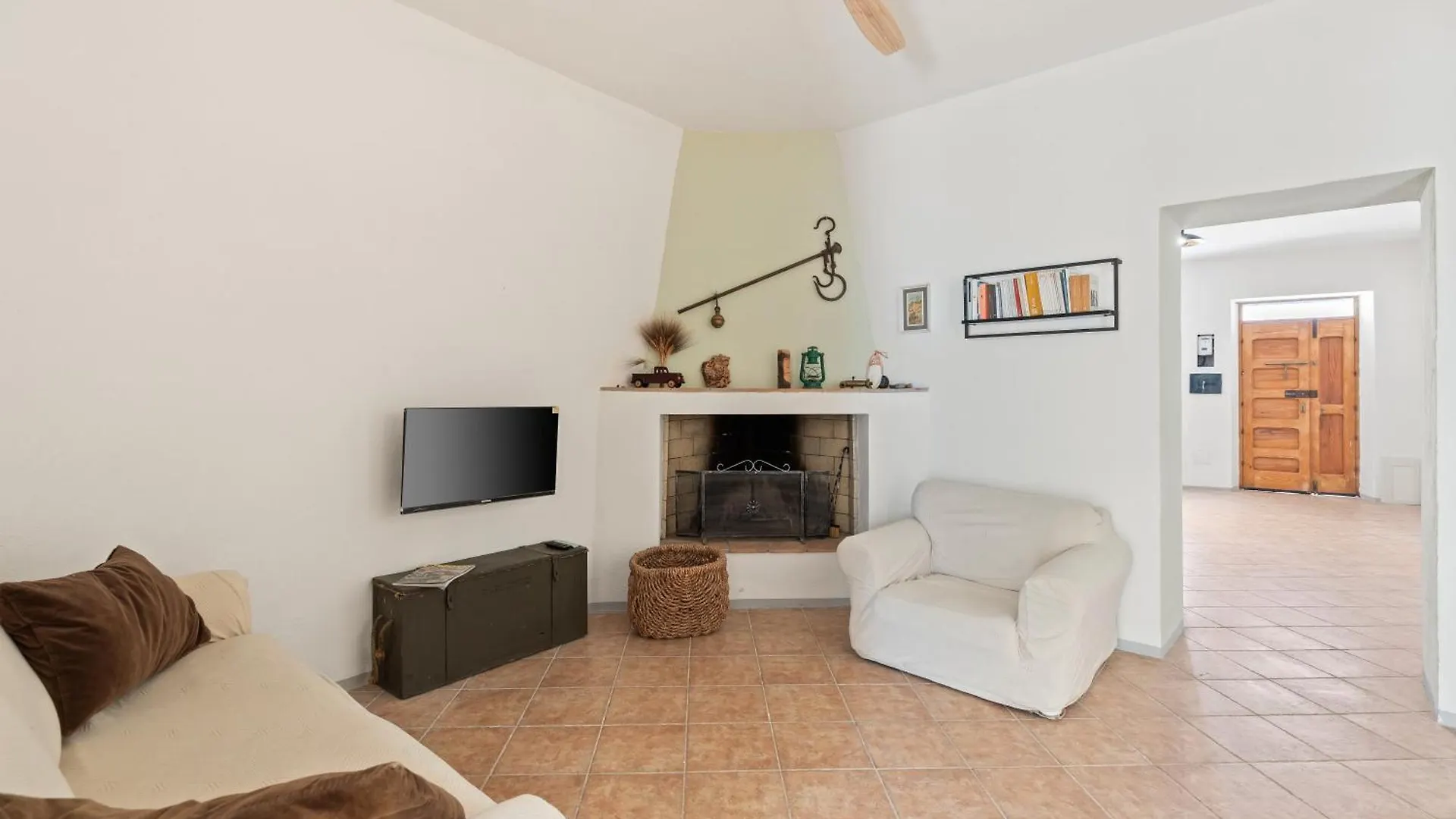 I Tre Nuraghi Villa Tresnuraghes 0*,